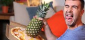 Ananas na pizze: Zrod kulinářské kontroverze z Kanady