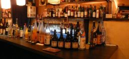 Buddhistický bar, kde <strong>mniši míchají koktejly</strong>