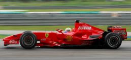<strong>Posilovací stroj</strong> pro jezdce <strong>Ferrari</strong>