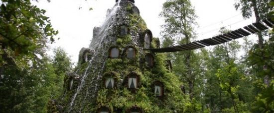 Magický hotel s vodopádem