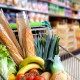 Triky supermarketů, kvůli kterým utrácíme více – akce, věrnostní karty i lákavě rozmístěné zboží