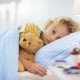 Děti ze školky mohou přinést rýmu, pátou nemoc, neštovice i vši