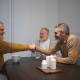 Tiší pomocníci: Jakou roli hrají náboženské komunity v sociální podpoře?